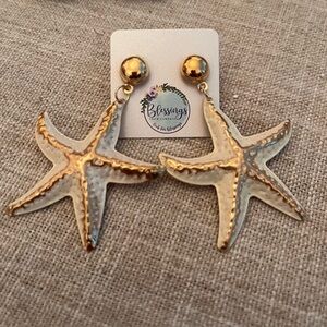 🏷️ White & Gold Starfish Earrings